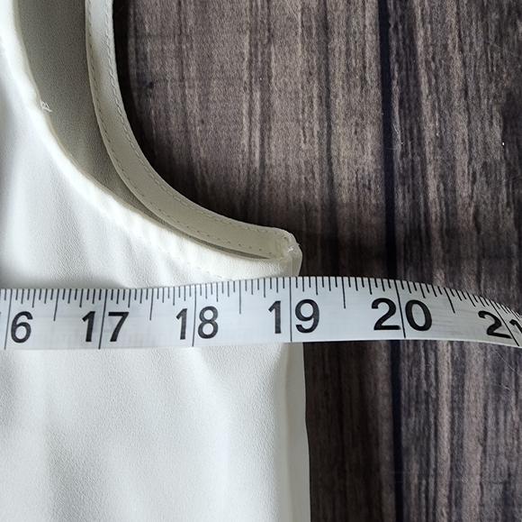 Covington white flowy/sheer tank - Picture 3 of 8